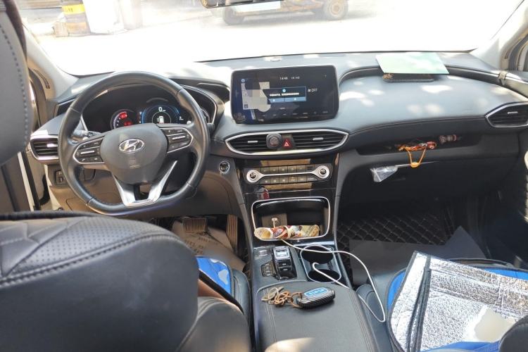 Used Hyundai Santa Fe 2020 380 TGDi Automatic Two-Wheel Drive GLS Luxury Edition Center Console