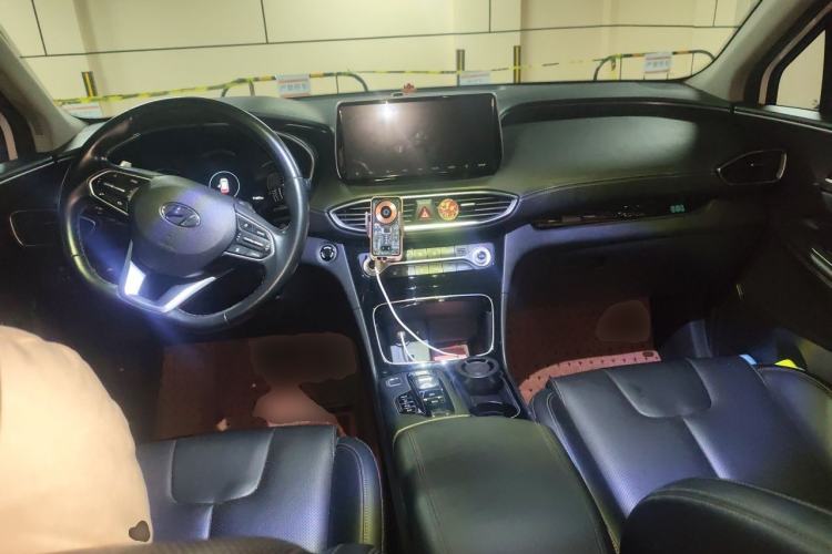 Used Hyundai Santa Fe 2020 380 TGDi Automatic Two-Wheel Drive DLX Prestige Edition PLUS Center Console