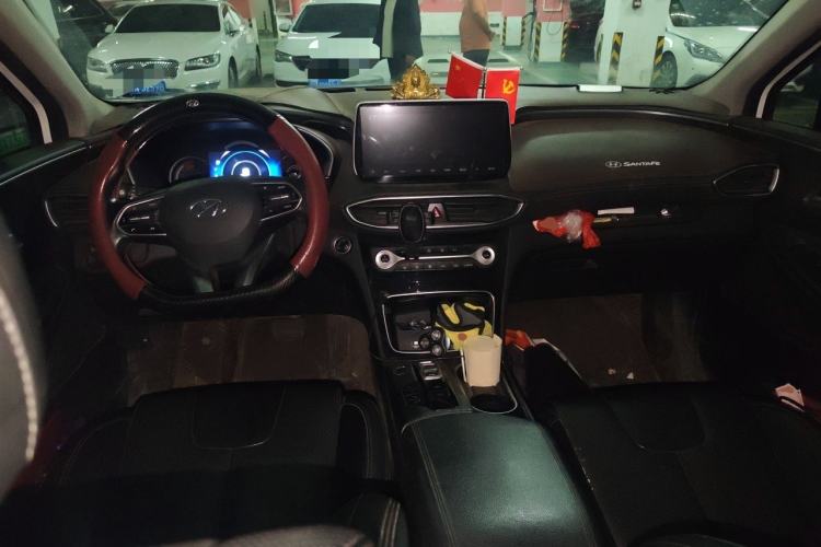 Used Hyundai Santa Fe 2020 380 TGDi Automatic Two-Wheel Drive GLS Luxury Edition Center Console