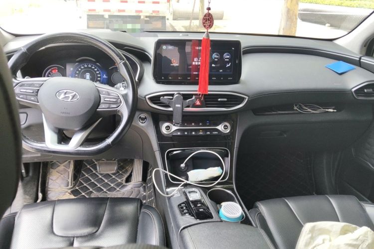 Used Hyundai Santa Fe 2020 380 TGDi Automatic Two-Wheel Drive GLS Luxury Edition Center Console