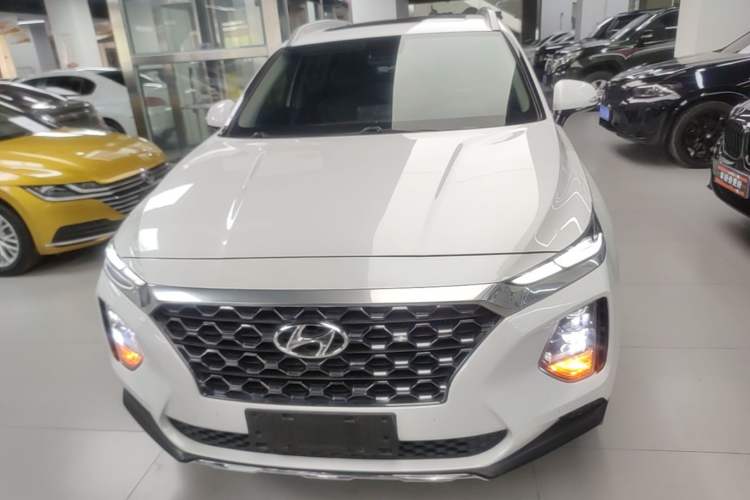 Used Hyundai Santa Fe 2020 380 TGDi Automatic Two-Wheel Drive GLS Luxury Edition Front