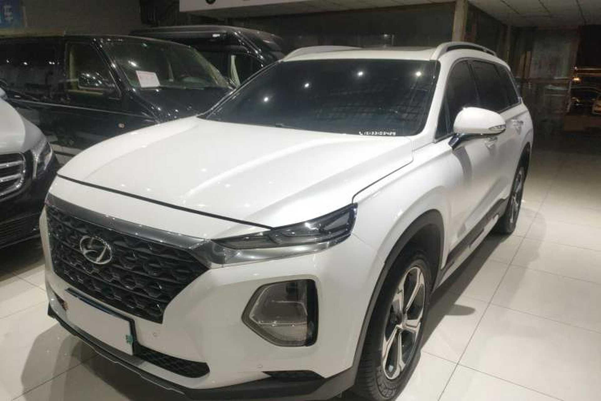 Used Hyundai Santa Fe 2020 380 TGDi Automatic Two-Wheel Drive GLS Luxury Edition Front Left 45 Deg