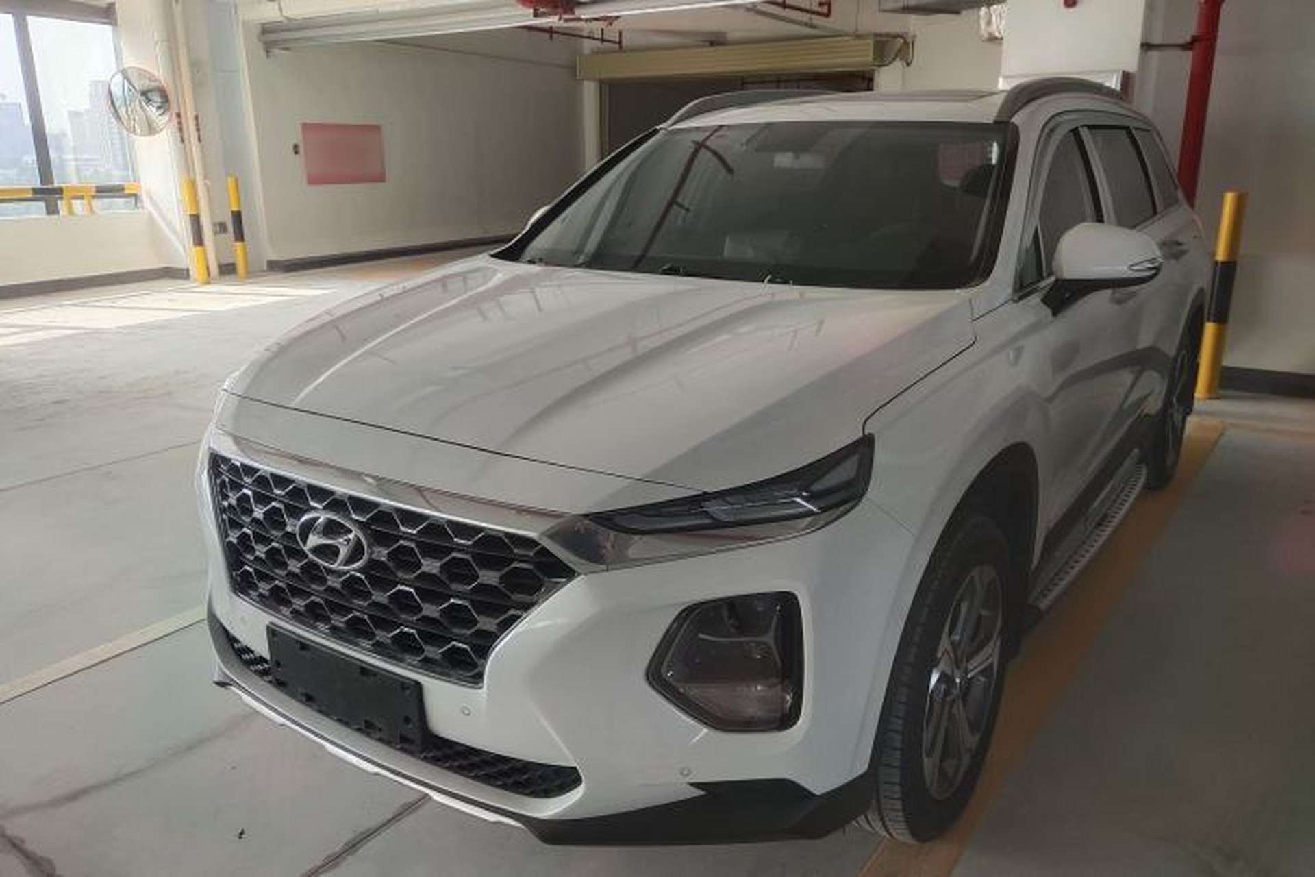 Used Hyundai Santa Fe 2020 380 TGDi Automatic Two-Wheel Drive GLS Luxury Edition Front Left 45 Deg