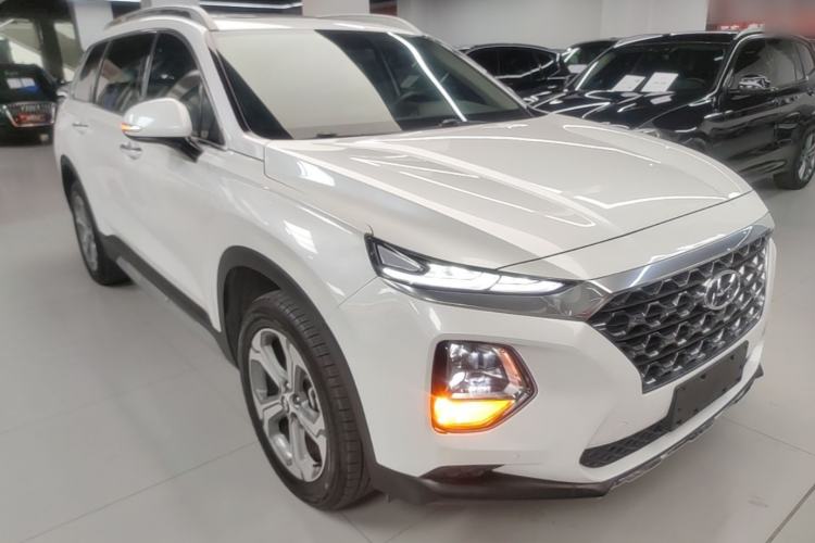 Used Hyundai Santa Fe 2020 380 TGDi Automatic Two-Wheel Drive GLS Luxury Edition Front Right 45 Deg