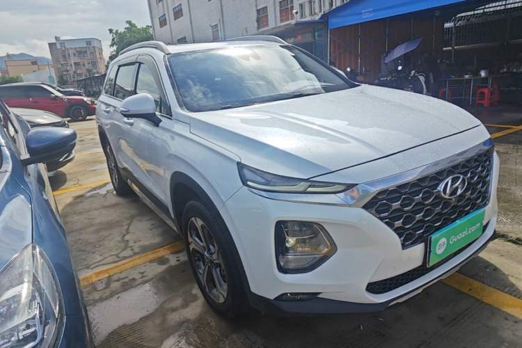 Used Hyundai Santa Fe 2020 380 TGDi Automatic All-Wheel Drive DLX HTRAC Prestige PLUS Front Right 45 Deg