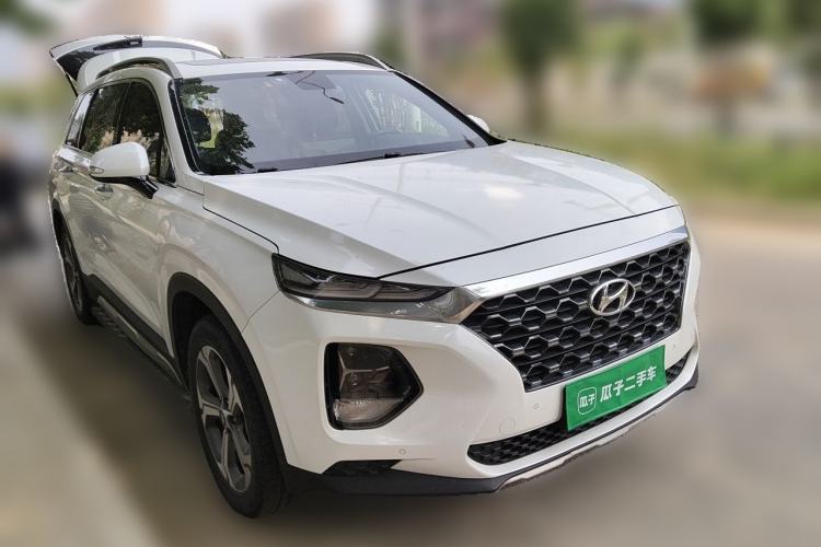 Used Hyundai Santa Fe 2020 380 TGDi Automatic Two-Wheel Drive GLS Luxury Edition Front Right 45 Deg