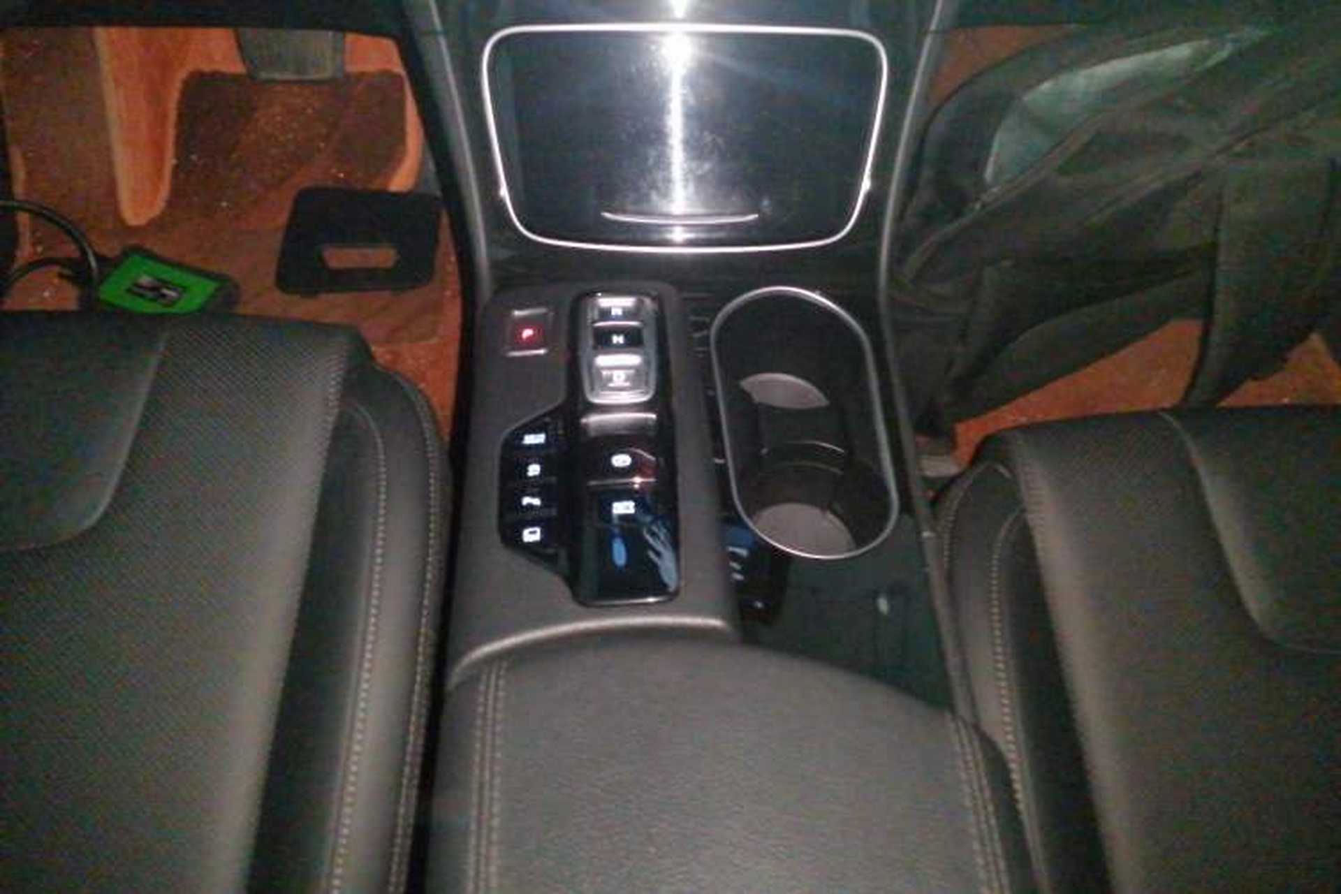 Used Hyundai Santa Fe 2020 380 TGDi Automatic Two-Wheel Drive GLS Luxury Edition Gear Lever