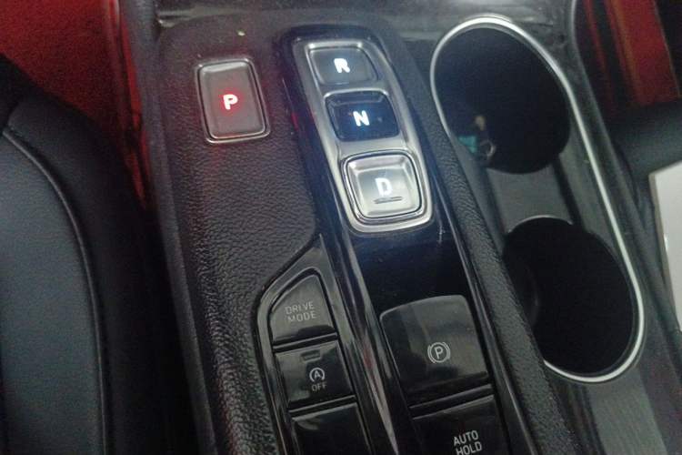 Used Hyundai Santa Fe 2020 380 TGDi Automatic Two-Wheel Drive GL Elite Edition Gear Lever