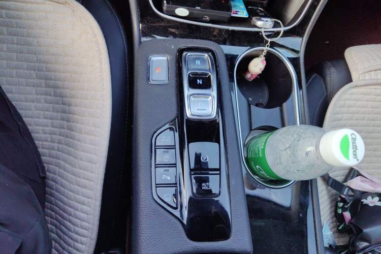 Used Hyundai Santa Fe 2020 380 TGDi Automatic Two-Wheel Drive GLS Luxury Edition Gear Lever