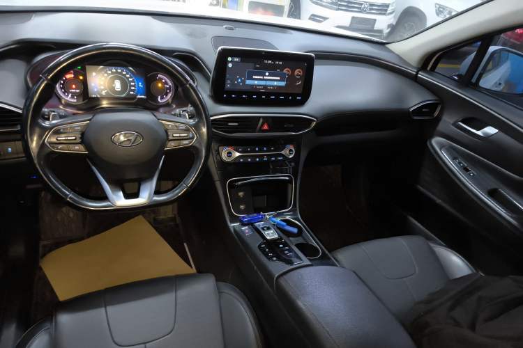 Used Hyundai Santa Fe 2020 380 TGDi Automatic Two-Wheel Drive GLS Luxury Edition Gear Lever