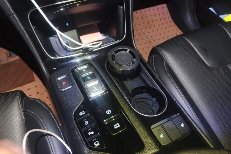 Used Hyundai Santa Fe 2020 380 TGDi Automatic Two-Wheel Drive DLX Prestige Edition PLUS Gear Lever