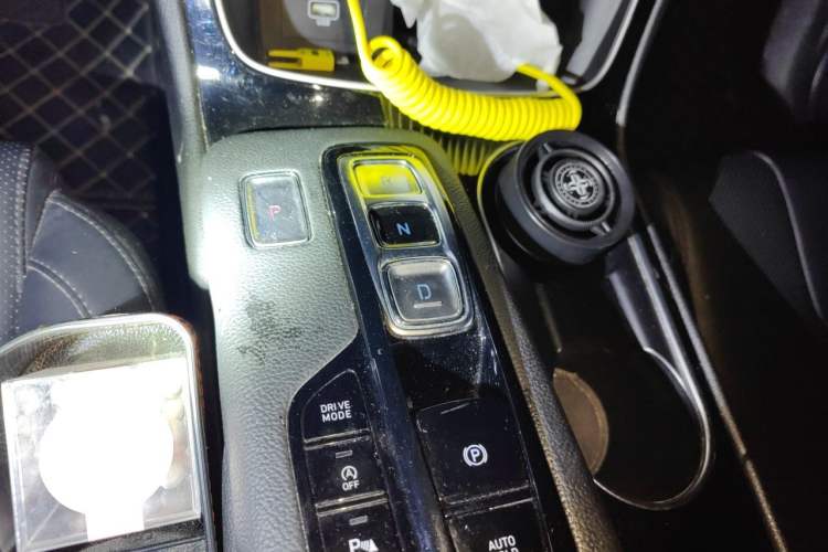 Used Hyundai Santa Fe 2020 380 TGDi Automatic Two-Wheel Drive GLS Luxury Edition Gear Lever