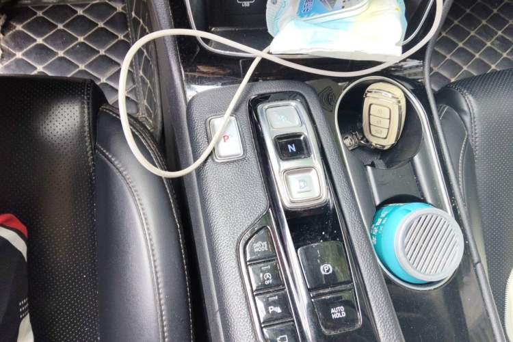 Used Hyundai Santa Fe 2020 380 TGDi Automatic Two-Wheel Drive GLS Luxury Edition Gear Lever