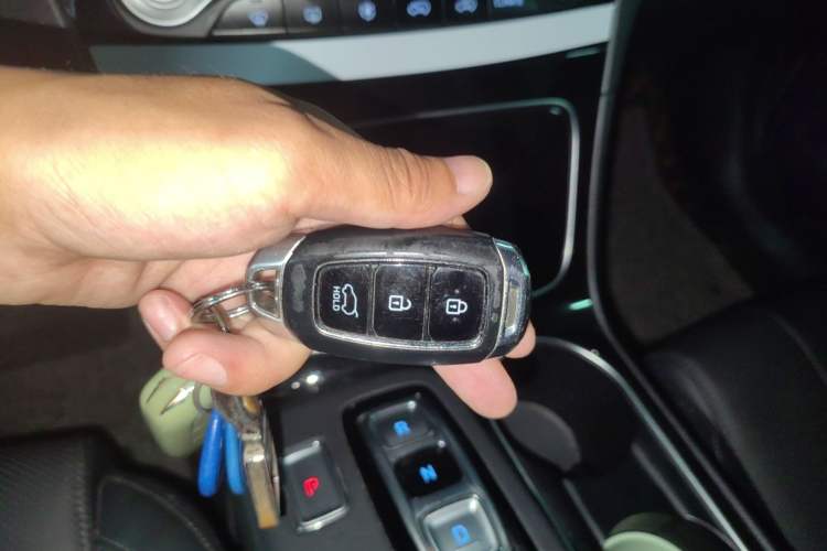 Used Hyundai Santa Fe 2020 380 TGDi Automatic Two-Wheel Drive GLS Luxury Edition Interior 1