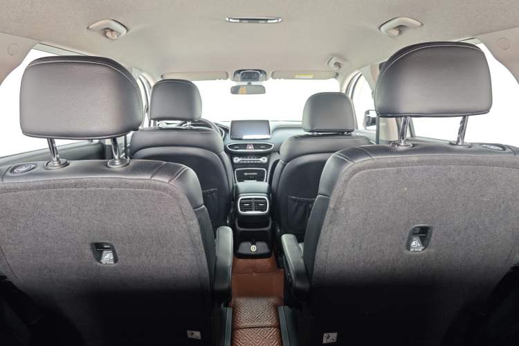 Used Hyundai Santa Fe 2020 380 TGDi Automatic Two-Wheel Drive GL Elite Edition Interior 13