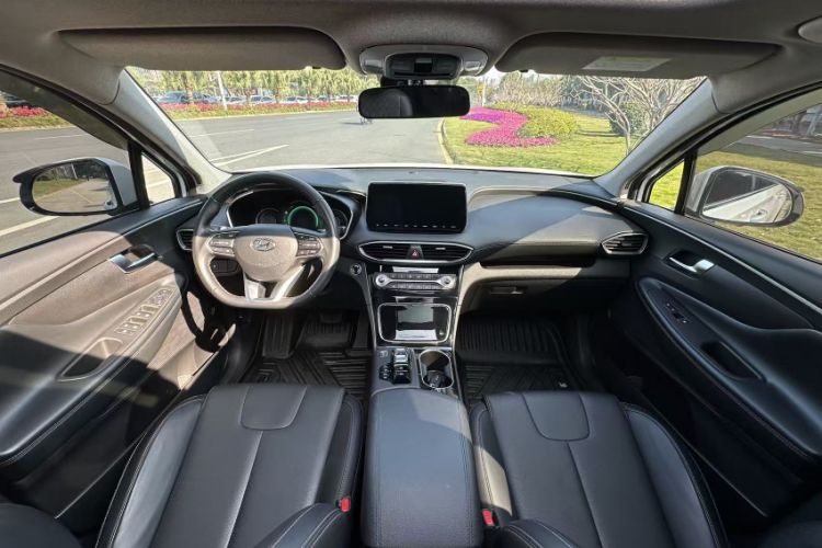 Used Hyundai Santa Fe 2020 380 TGDi Automatic Two-Wheel Drive GLS Luxury Edition Interior 3