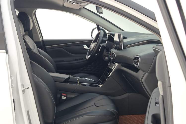 Used Hyundai Santa Fe 2020 380 TGDi Automatic Two-Wheel Drive GL Elite Edition Interior 4