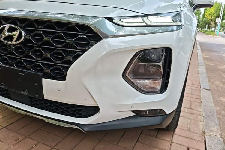 Used Hyundai Santa Fe 2020 380 TGDi Automatic Two-Wheel Drive DLX Prestige Edition PLUS Left Front Headlight