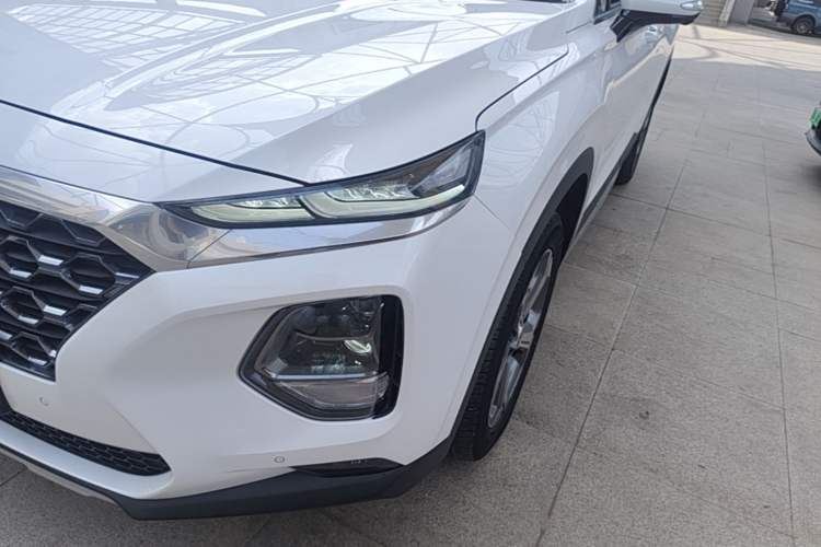Used Hyundai Santa Fe 2020 380 TGDi Automatic All-Wheel Drive DLX HTRAC Prestige PLUS Left Front Headlight
