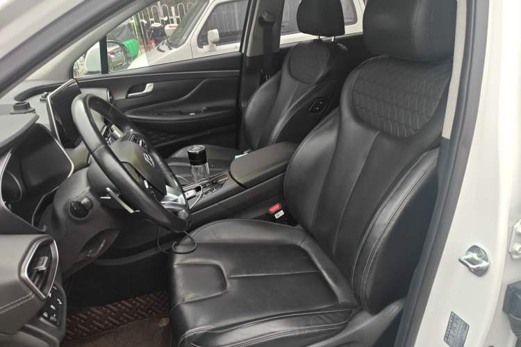 Used Hyundai Santa Fe 2020 380 TGDi Automatic All-Wheel Drive TOP HTRAC Flagship Edition Left Front Seat