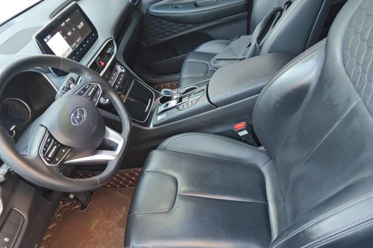 Used Hyundai Santa Fe 2020 380 TGDi Automatic Two-Wheel Drive GLS Luxury Edition Left Front Seat