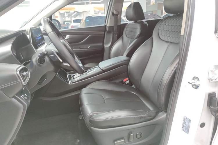 Used Hyundai Santa Fe 2020 380 TGDi Automatic Two-Wheel Drive GLS Luxury Edition Left Front Seat