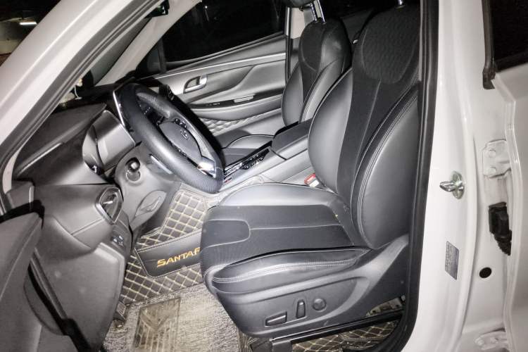 Used Hyundai Santa Fe 2020 380 TGDi Automatic Two-Wheel Drive GLS Luxury Edition Left Front Seat