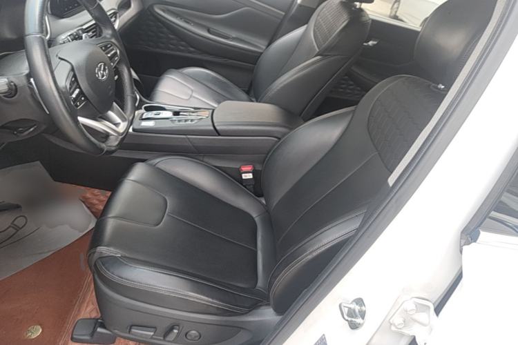 Used Hyundai Santa Fe 2020 380 TGDi Automatic All-Wheel Drive DLX HTRAC Prestige PLUS Left Front Seat