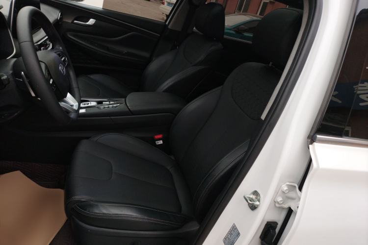 Used Hyundai Santa Fe 2020 380 TGDi Automatic All-Wheel Drive DLX HTRAC Prestige PLUS Left Front Seat