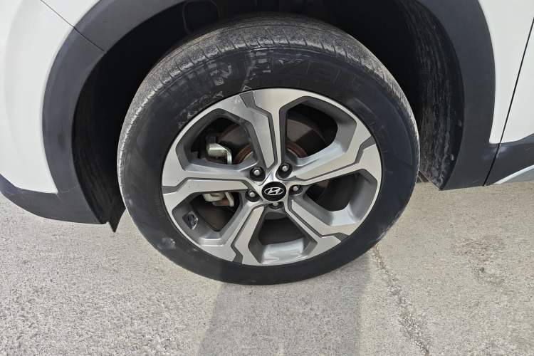 Used Hyundai Santa Fe 2020 380 TGDi Automatic Two-Wheel Drive GLS Luxury Edition Left Front Wheel Hub