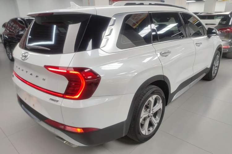 Used Hyundai Santa Fe 2020 380 TGDi Automatic Two-Wheel Drive GLS Luxury Edition Rear Right 45 Deg