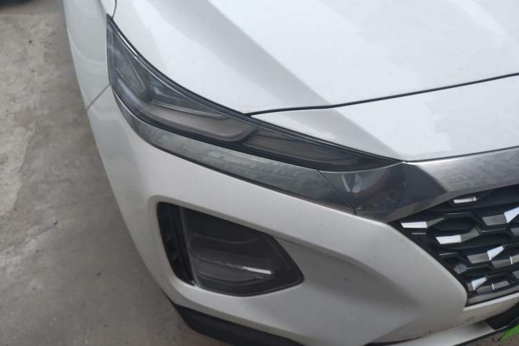 Used Hyundai Santa Fe 2020 380 TGDi Automatic Two-Wheel Drive GLS Luxury Edition Right Front Headlight