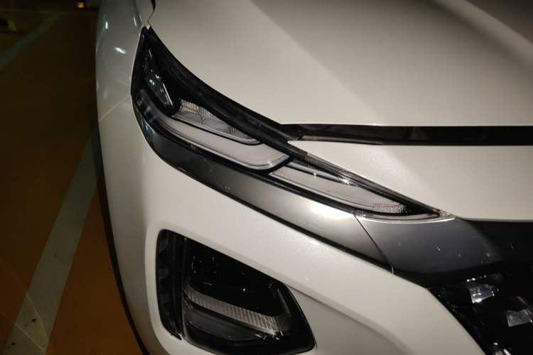 Used Hyundai Santa Fe 2020 380 TGDi Automatic Two-Wheel Drive GLS Luxury Edition Right Front Headlight