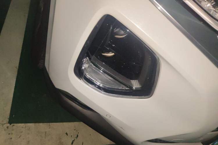 Used Hyundai Santa Fe 2020 380 TGDi Automatic Two-Wheel Drive DLX Prestige Edition PLUS Right Front Headlight