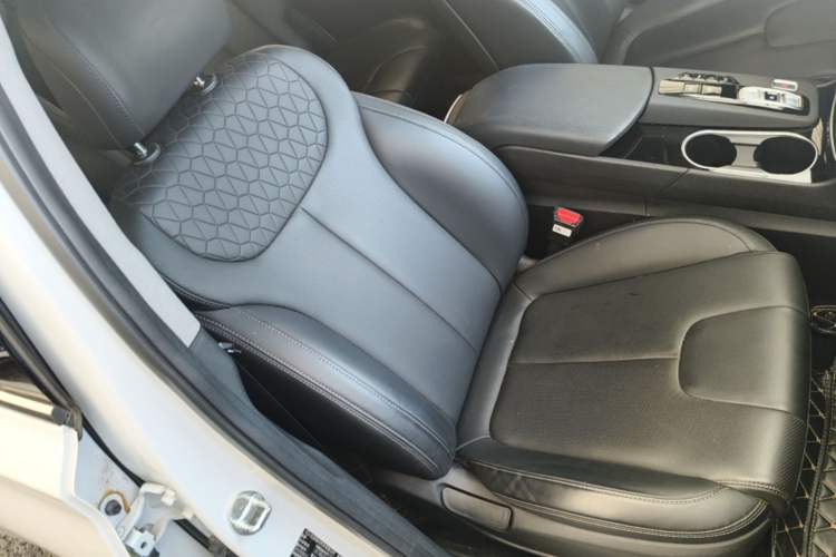 Used Hyundai Santa Fe 2020 380 TGDi Automatic Two-Wheel Drive GLS Luxury Edition Right Front Seat