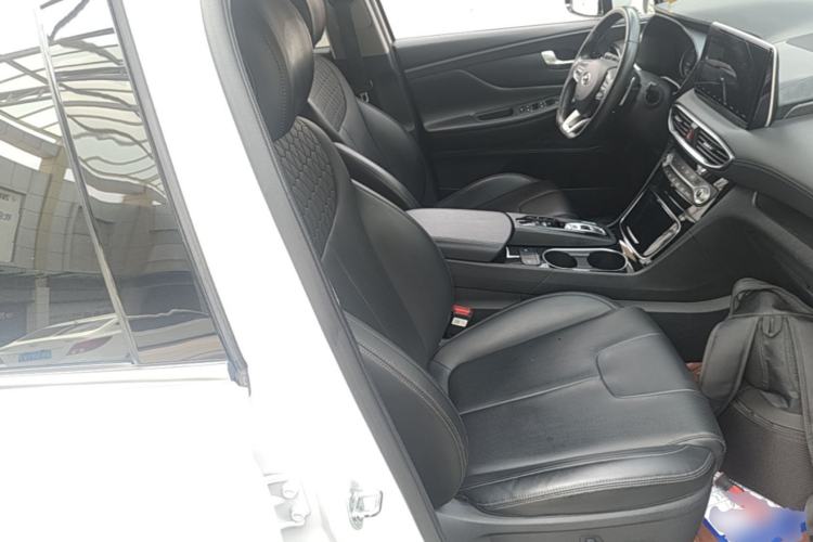 Used Hyundai Santa Fe 2020 380 TGDi Automatic All-Wheel Drive DLX HTRAC Prestige PLUS Right Front Seat
