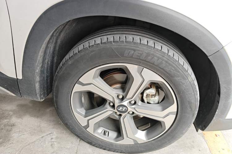 Used Hyundai Santa Fe 2020 380 TGDi Automatic All-Wheel Drive DLX HTRAC Prestige PLUS Right Front Wheel Hub
