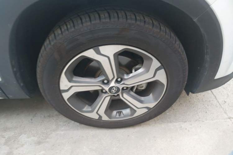 Used Hyundai Santa Fe 2020 380 TGDi Automatic Two-Wheel Drive GLS Luxury Edition Right Front Wheel Hub