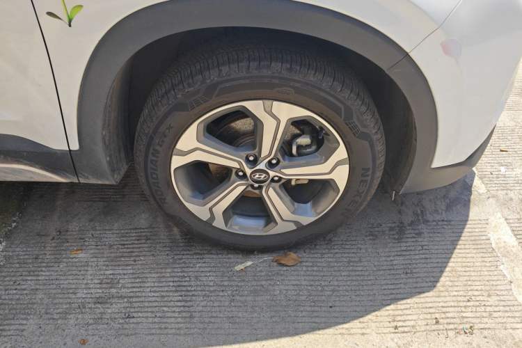 Used Hyundai Santa Fe 2020 380 TGDi Automatic Two-Wheel Drive GLS Luxury Edition Right Front Wheel Hub