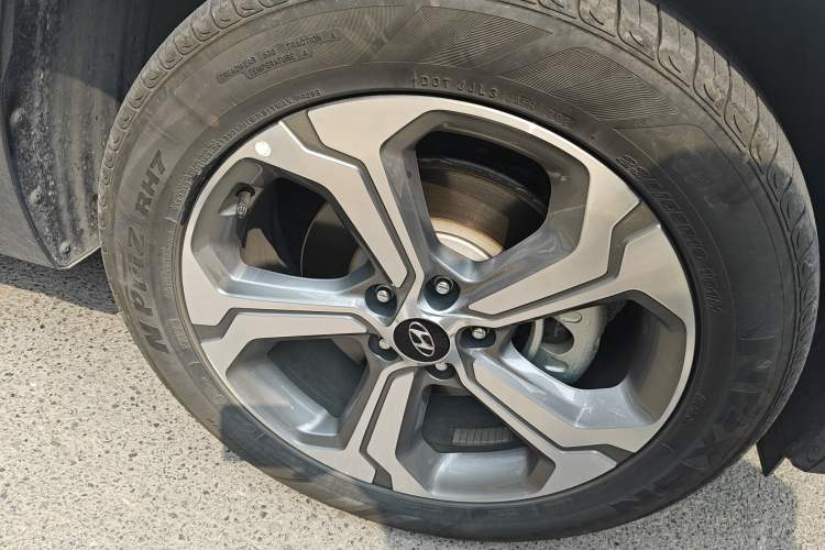 Used Hyundai Santa Fe 2020 380 TGDi Automatic Two-Wheel Drive GLS Luxury Edition Right Front Wheel Hub