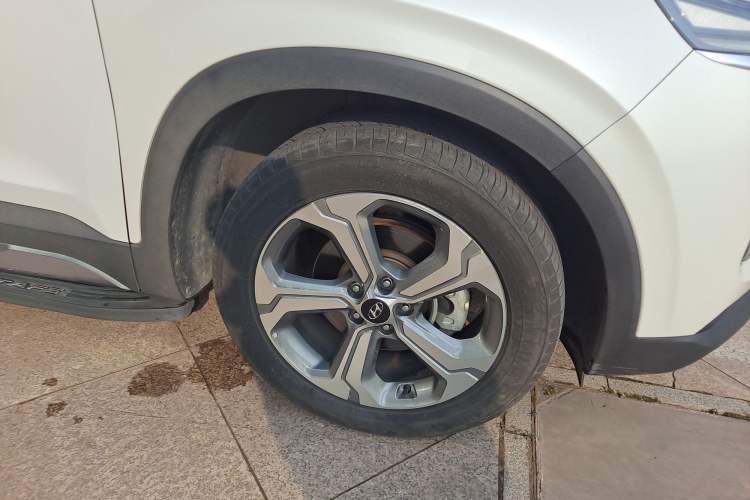 Used Hyundai Santa Fe 2020 380 TGDi Automatic Two-Wheel Drive GLS Luxury Edition Right Front Wheel Hub