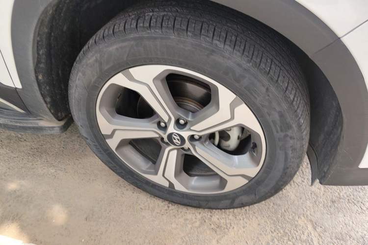Used Hyundai Santa Fe 2020 380 TGDi Automatic Two-Wheel Drive GLS Luxury Edition Right Front Wheel Hub