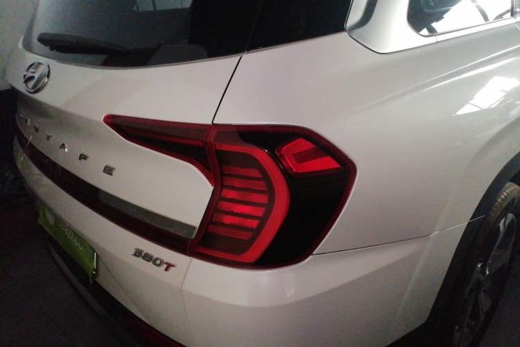 Used Hyundai Santa Fe 2020 380 TGDi Automatic Two-Wheel Drive GLS Luxury Edition Right Rear Taillight