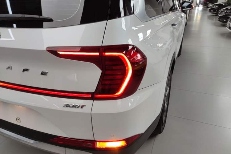 Used Hyundai Santa Fe 2020 380 TGDi Automatic Two-Wheel Drive GLS Luxury Edition Right Rear Taillight