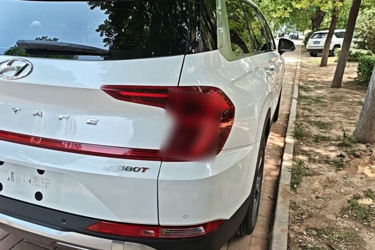 Used Hyundai Santa Fe 2020 380 TGDi Automatic Two-Wheel Drive DLX Prestige Edition PLUS Right Rear Taillight