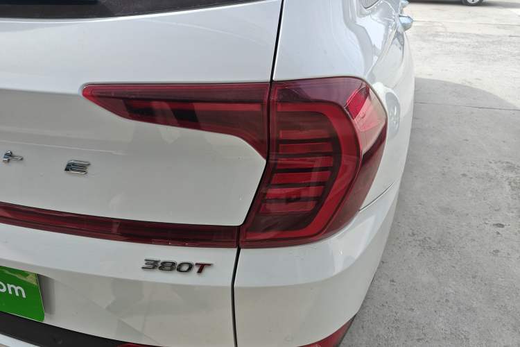 Used Hyundai Santa Fe 2020 380 TGDi Automatic Two-Wheel Drive GLS Luxury Edition Right Rear Taillight
