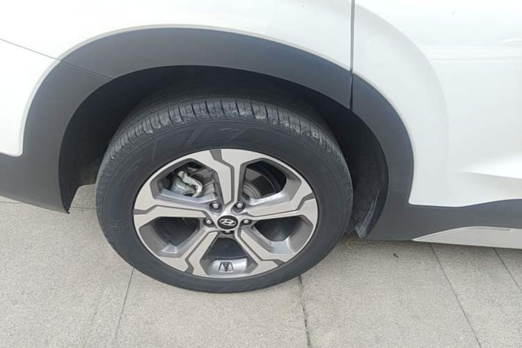 Used Hyundai Santa Fe 2020 380 TGDi Automatic All-Wheel Drive DLX HTRAC Prestige PLUS Right Rear Wheel Hub
