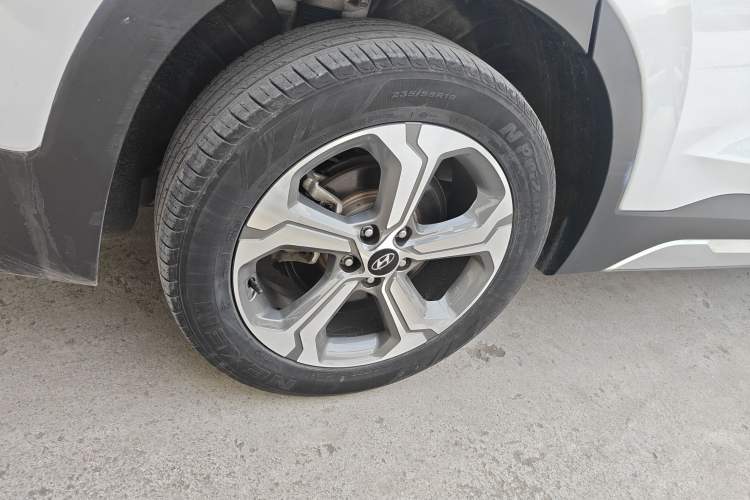 Used Hyundai Santa Fe 2020 380 TGDi Automatic Two-Wheel Drive GLS Luxury Edition Right Rear Wheel Hub