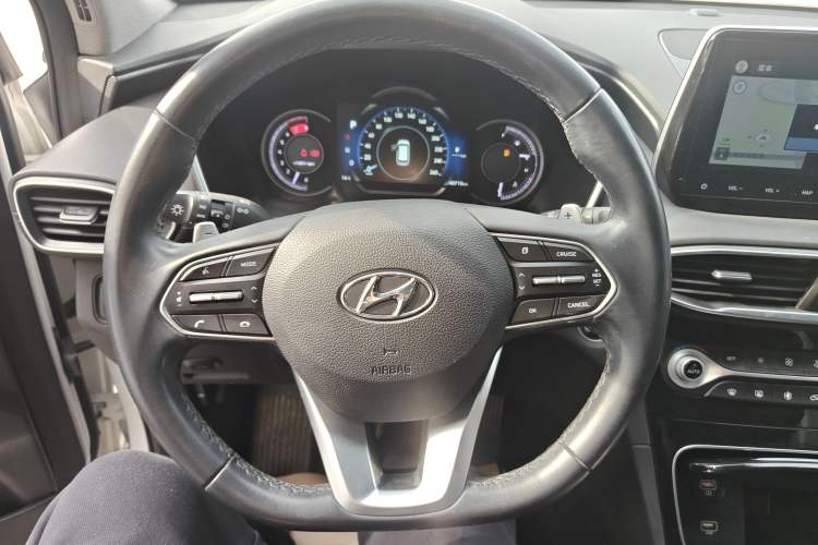 Used Hyundai Santa Fe 2020 380 TGDi Automatic Two-Wheel Drive GLS Luxury Edition Steering Wheel