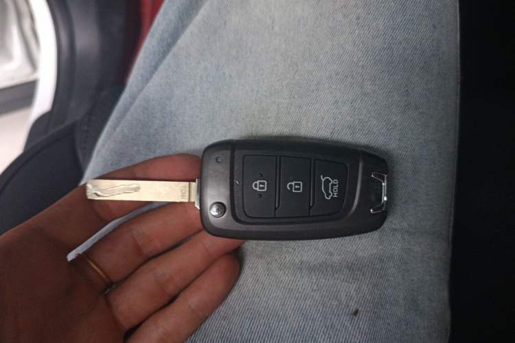 Used Hyundai Santa Fe 2020 380 TGDi Automatic Two-Wheel Drive GL Elite Edition Vehicle Key